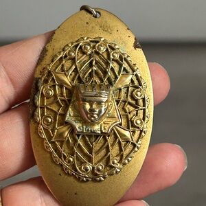 4/$50 Pharaoh Egyptian king vintage pendant 👑